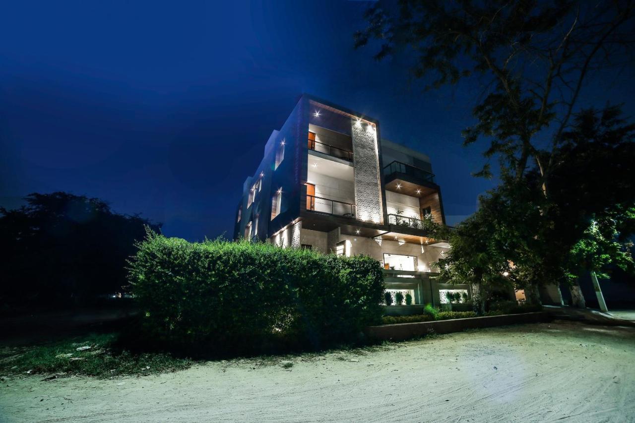 Collection O Motif South City 1 Near Appu Ghar Gurgaon Exterior foto